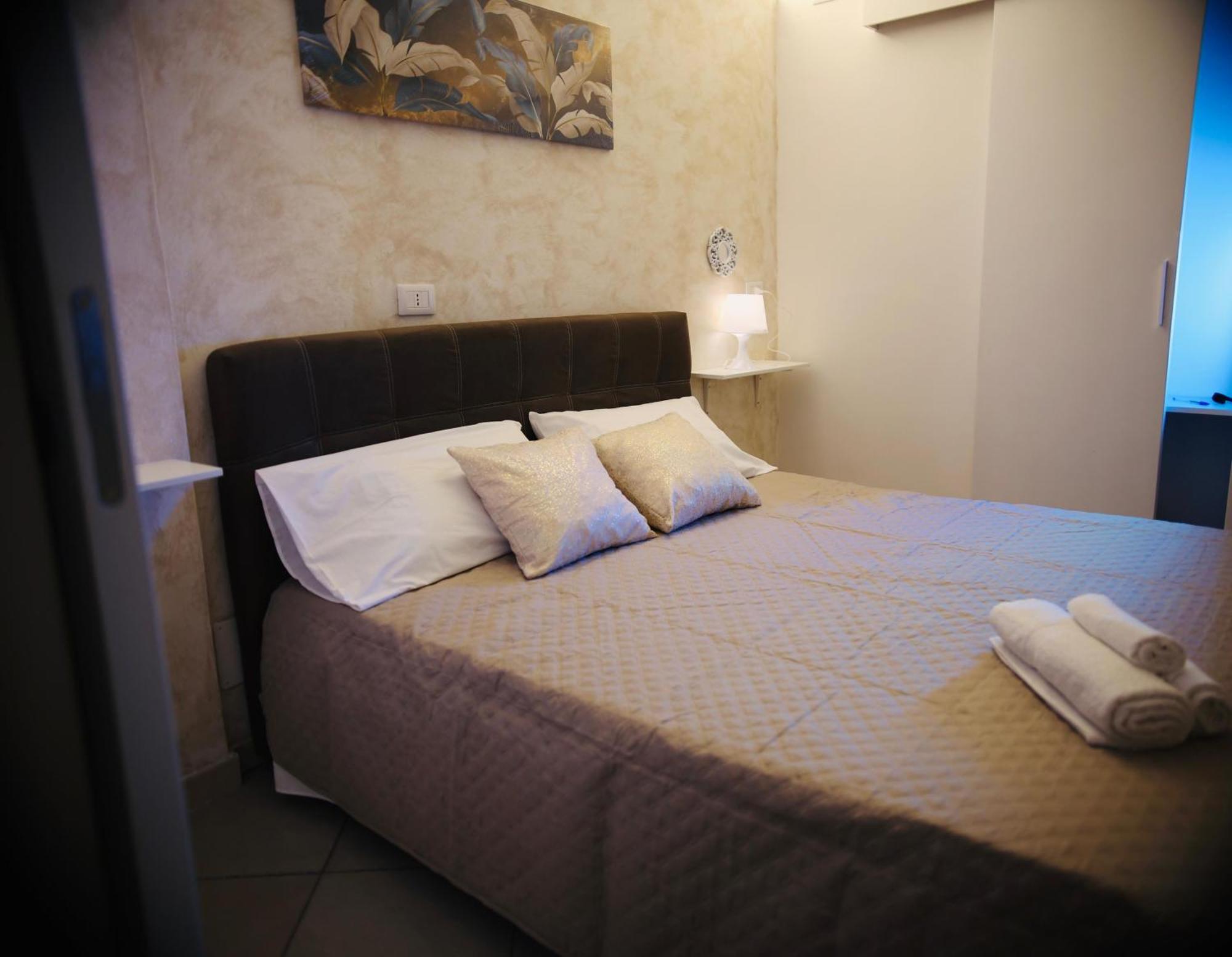 Holiday House Plebiscito Catania Exteriör bild